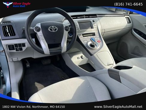 Used 2014 Toyota Prius Two FWD image 5