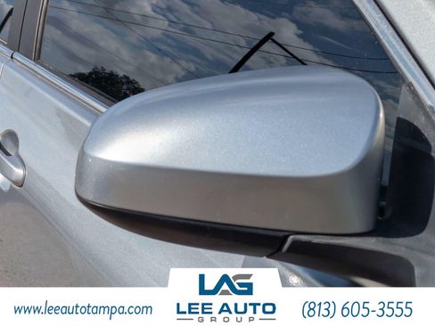 Used 2015 Toyota Camry SE FWD image 11