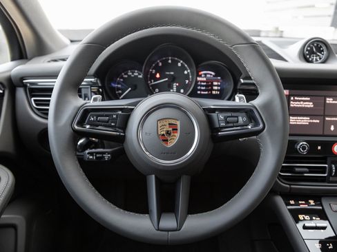 Used 2026 Porsche Macan image 13