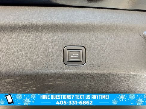 Used 2021 Chevrolet Tahoe Z71 w/ Z71 Signature Package image 31