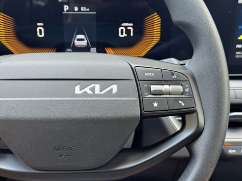 Used 2025 Kia K4 FWD image 20