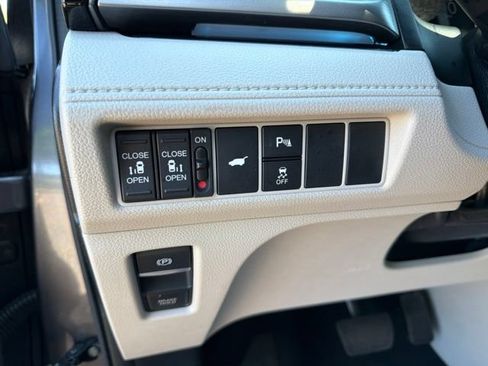 Used 2025 Honda Odyssey Touring image 9