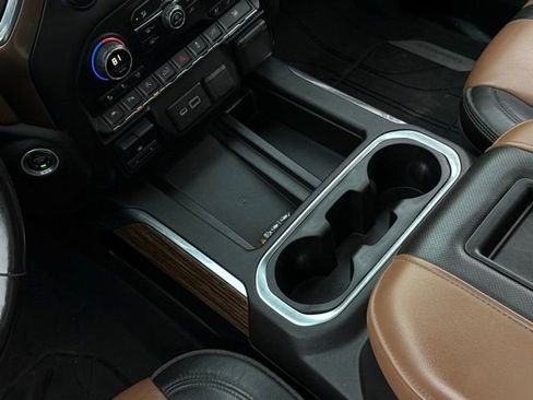 Used 2019 Chevrolet Silverado 1500 High Country w/ Technology Package image 34