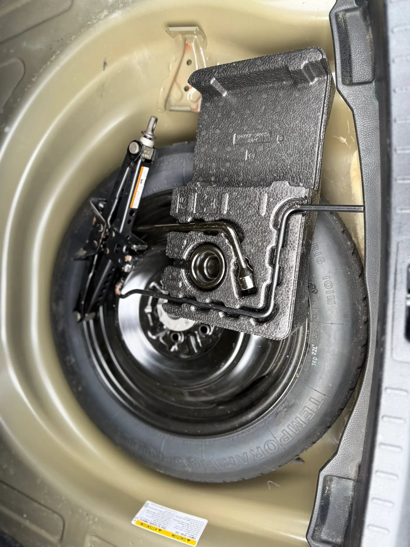 Used 2019 Toyota Corolla LE FWD image 34