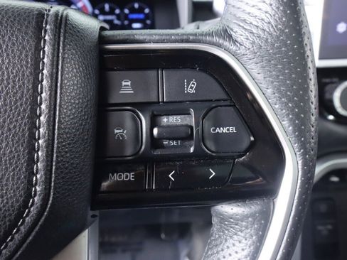 Used 2023 Toyota Tundra Platinum image 13