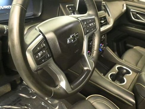 Used 2023 Chevrolet Suburban Premier AWD/4WD image 16