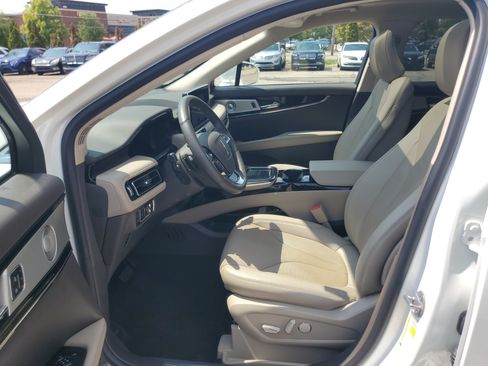 Used 2023 Lincoln Nautilus Reserve w/ Equipment Group 202A AWD/4WD image 12