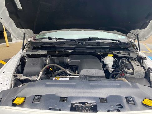 Used 2019 RAM 1500 Express w/ Express Value Package AWD/4WD image 6