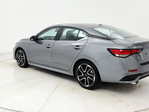 Used 2025 Nissan Sentra SR FWD image 3