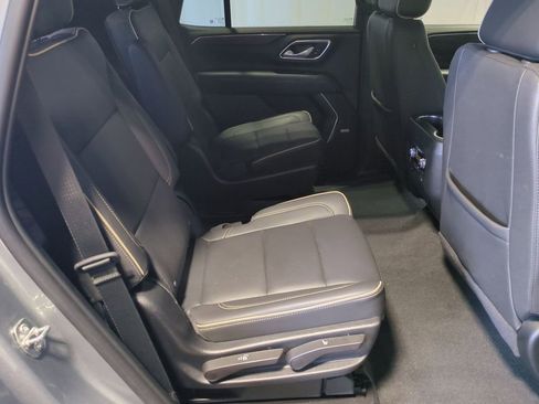 Used 2023 GMC Yukon SLT w/ SLT Luxury Package image 20