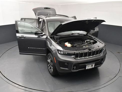 Used 2023 Jeep Grand Cherokee Overland AWD/4WD image 25