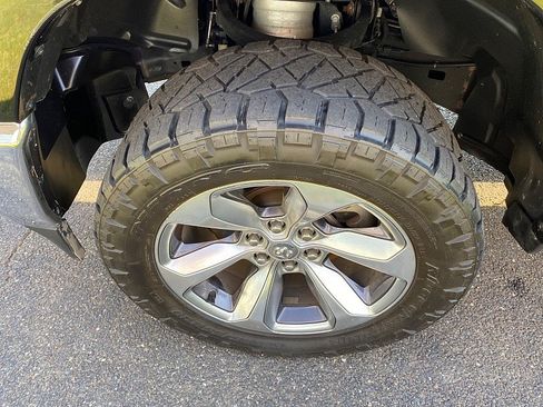 Used 2019 RAM 1500 Limited AWD/4WD image 17