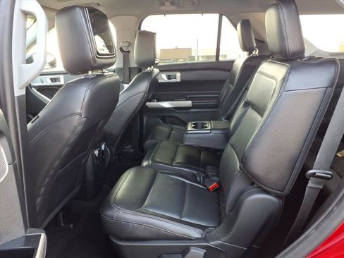 Used 2021 Ford Explorer Limited w/ Equipment Group 301A AWD/4WD image 28