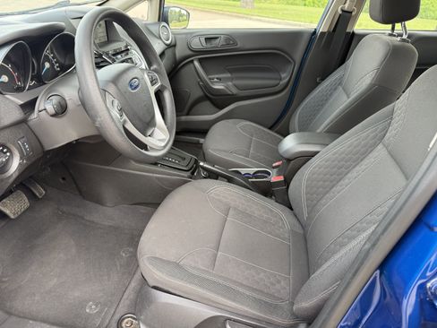 Used 2018 Ford Fiesta SE w/ Equipment Group 201A image 9