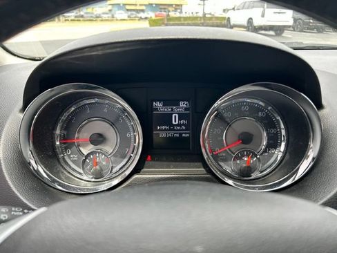 Used 2012 Chrysler Town & Country Touring w/ Entertainment Group #1 FWD image 15