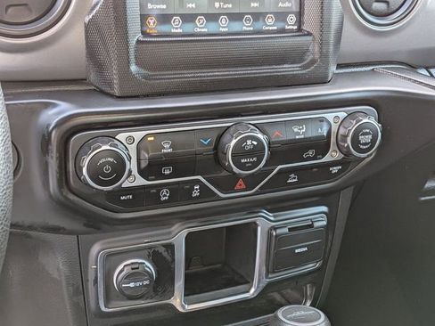 Used 2023 Jeep Gladiator Sport image 20