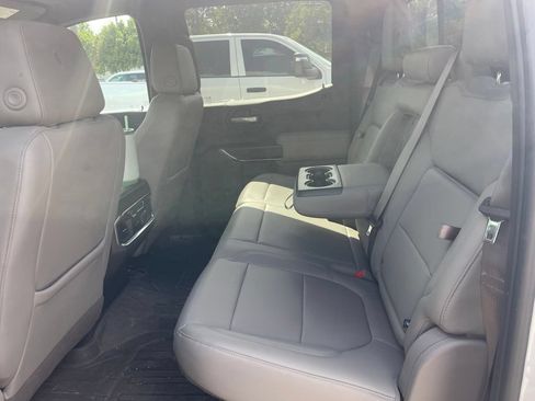 Used 2019 GMC Sierra 1500 SLT w/ SLT Premium Package AWD/4WD image 9