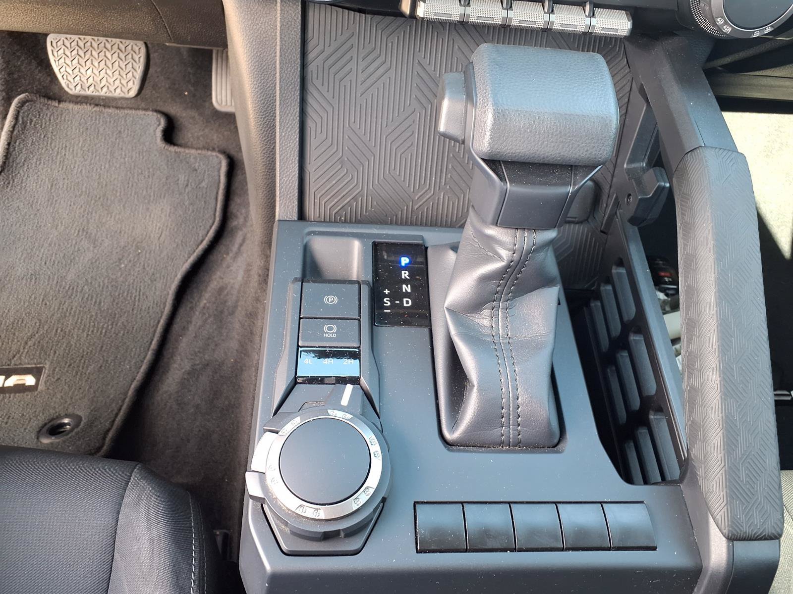 Used 2025 Toyota Tacoma SR w/ Towing Package AWD/4WD image 16