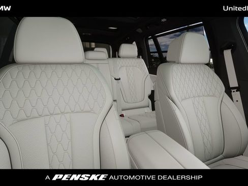 New 2026 BMW X7 M60i image 39