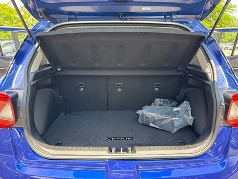 Used 2024 Hyundai Venue SEL FWD image 32