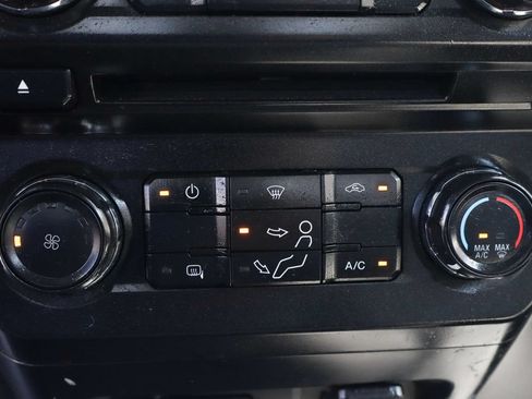 Used 2017 Ford F550 2WD Regular Cab Super Duty image 33