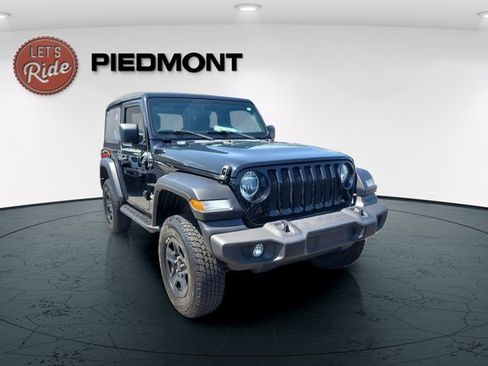 Used 2018 Jeep Wrangler Sport AWD/4WD image 3