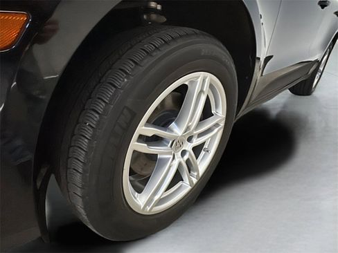 Used 2017 Porsche Macan image 4