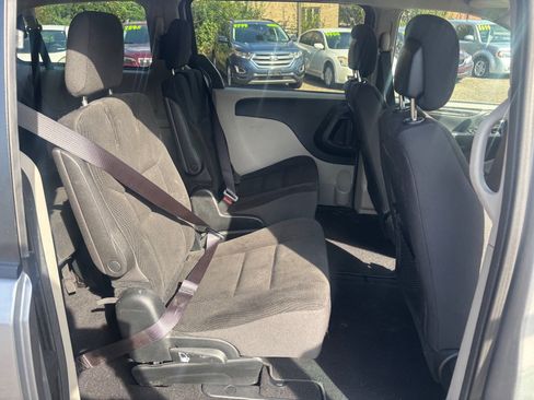 Used 2017 Dodge Grand Caravan SE w/ Power Window Group FWD image 11