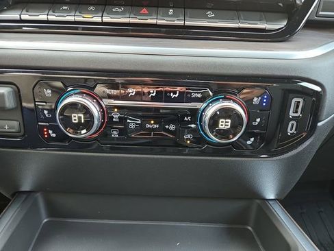 New 2026 GMC Sierra 1500 SLT image 29