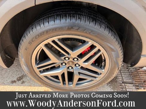 Used 2025 Ford Explorer ST w/ Sun And Sound Package AWD/4WD image 8