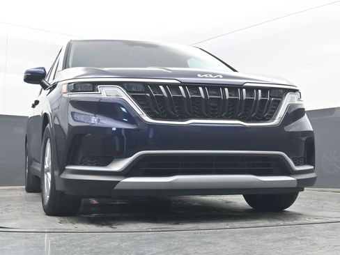 Used 2023 Kia Carnival LX image 22