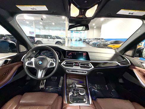 Used 2021 BMW X5 M50i AWD/4WD image 40