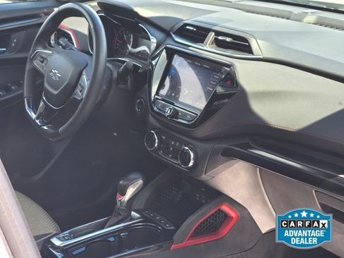 Used 2022 Chevrolet TrailBlazer RS w/ Sun and Liftgate Package FWD image 8