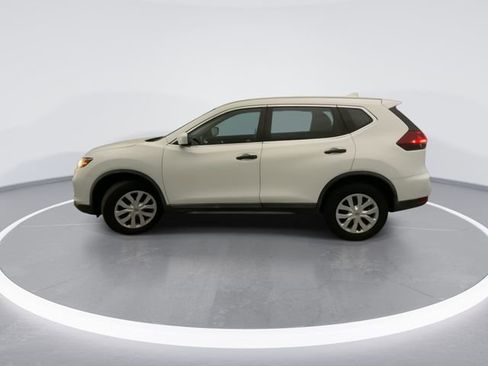 Used 2018 Nissan Rogue S AWD/4WD image 9