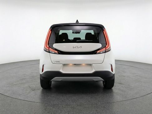 Used 2025 Kia Soul LX w/ LX Technology Package image 7