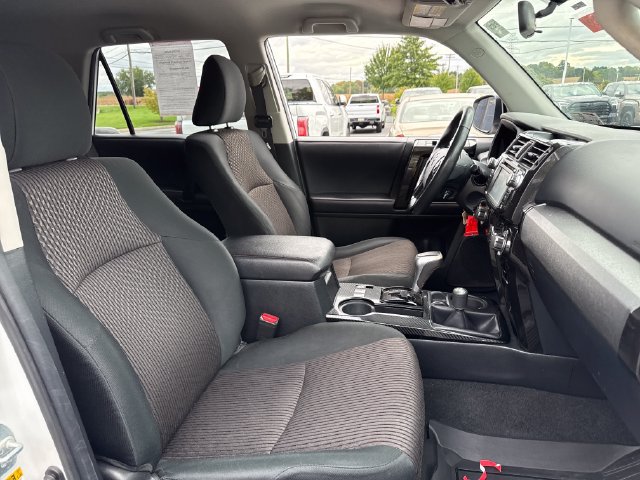 Used 2018 Toyota 4Runner TRD Off-Road AWD/4WD image 9