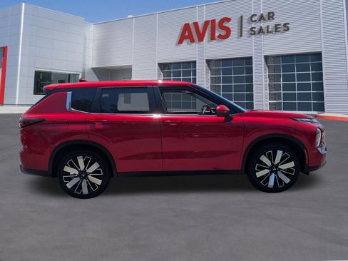 Used 2025 Mitsubishi Outlander SE FWD image 5