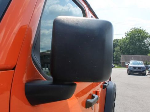 Used 2025 Jeep Wrangler Unlimited Sport AWD/4WD image 7
