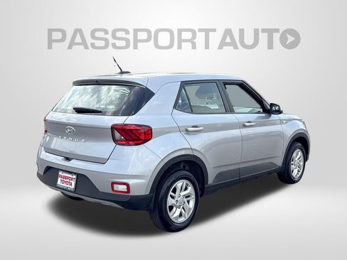 Used 2025 Hyundai Venue SE FWD image 8