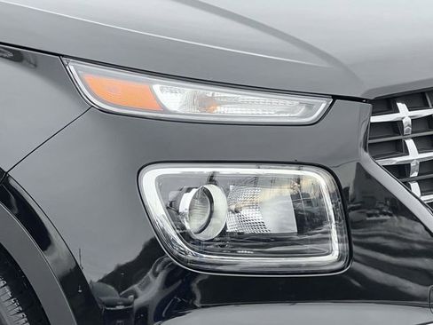 Certified 2023 Hyundai Venue SEL w/ Cargo Package image 8