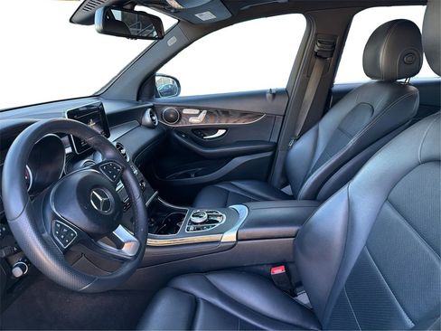 Used 2018 Mercedes-Benz GLC 300 w/ Premium Package image 10