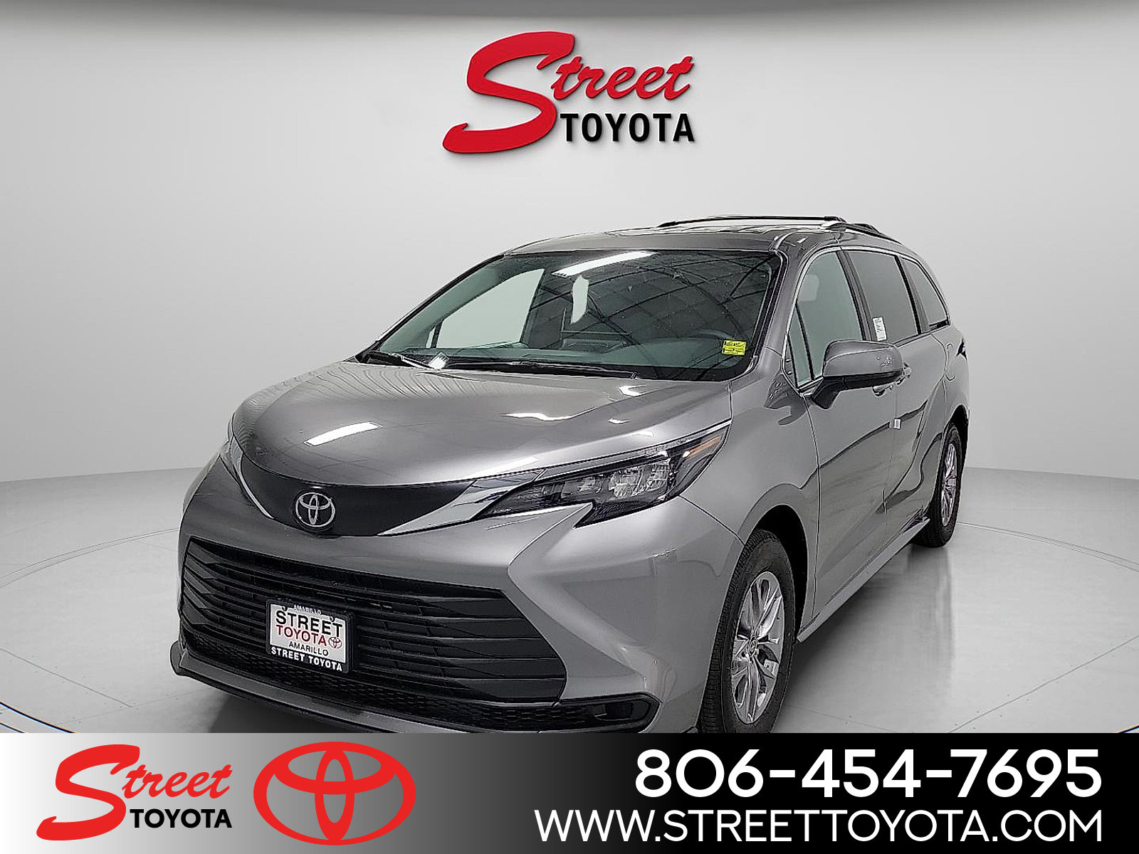 Certified 2026 Toyota Sienna LE FWD image 1