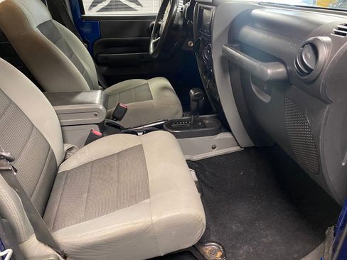 Used 2009 Jeep Wrangler Unlimited X AWD/4WD image 12