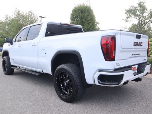 Used 2022 GMC Sierra 1500 AT4 w/ AT4 Preferred Package AWD/4WD image 8