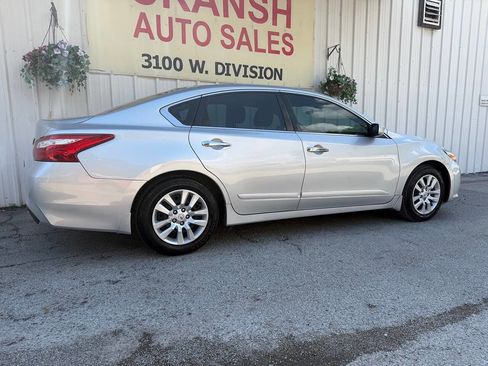 Used 2017 Nissan Altima 2.5 S w/ Power Driver Seat Package FWD image 3