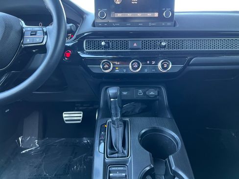 Used 2023 Honda Civic Sport image 11