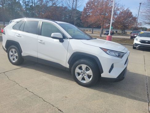 Certified 2019 Toyota RAV4 XLE image 10