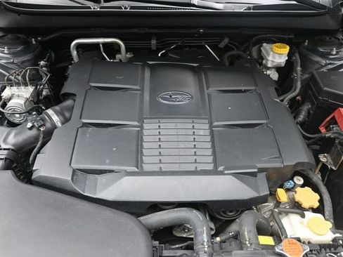 Used 2018 Subaru Outback 3.6R Limited AWD/4WD image 32