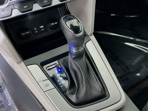 Used 2020 Hyundai Elantra SE w/ Cargo Package (C1) image 20