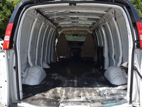 Used 2020 GMC Savana 2500 Work Van image 19